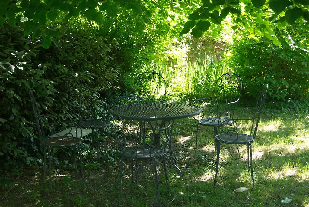 Bed & Breakfast Le Clos De L'Ambre Divajeu
